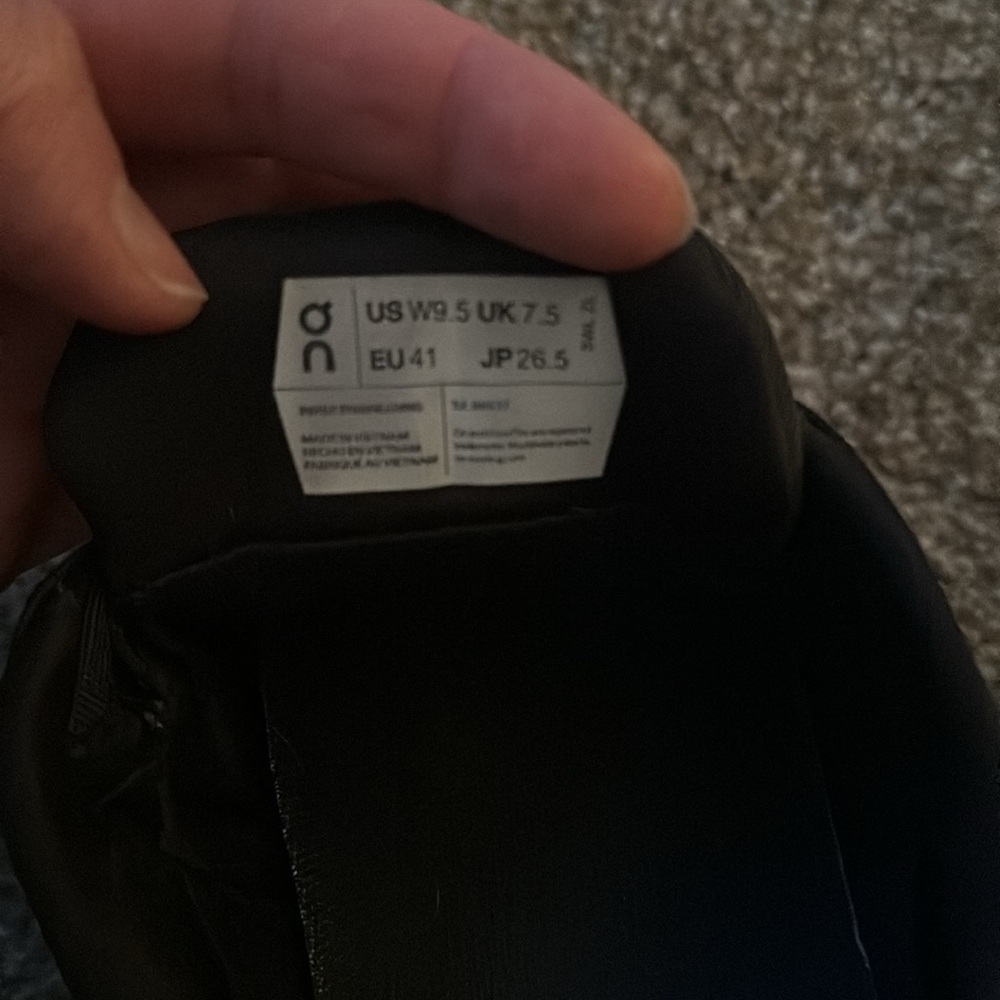 On Cloud Waterproof Sneakers - image 4